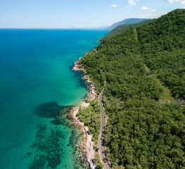 Fototapeta premium The amazing Captain Cook Highway where the rainforest meets the reef