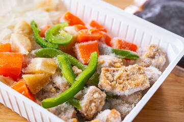 冷凍酢豚の材料