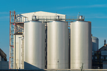 Brewery malt storage silo tanks
