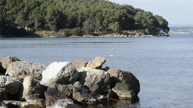 plage du Ranquet sur l'&eacute;tang de Berre &agrave; Istres