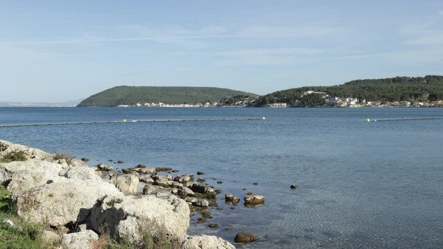 plage du Ranquet sur l'&eacute;tang de Berre &agrave; Istres