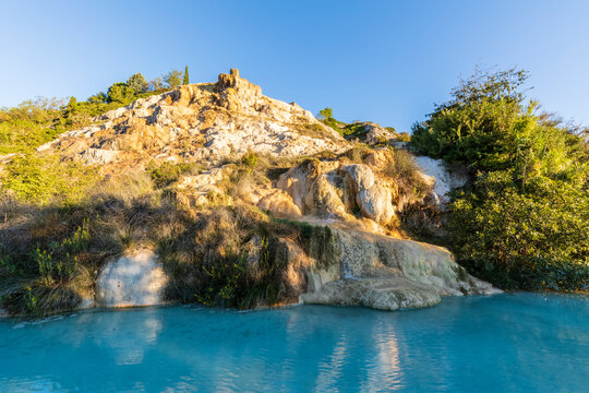 Italy, Tuscany, Bagno Vignoni, Antiche Terme Romane Libere thermal pond