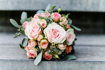Brautstrauss mit rosa Rosen