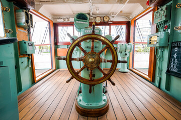 神奈川県横浜市みなとみらいに停泊している帆船日本丸の船内 © Kazu8