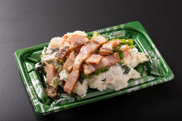ほうれん草とベーコンのポテトサラダ
