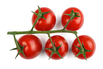 Pomidory koktajlowe na białym tle