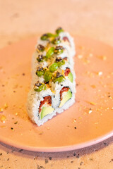 Sushi a base e plantas. Sushi vegano