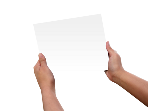 Mains tenant une feuille de papier vierge en format paysage