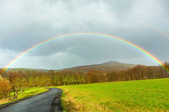 รูปภาพ"Spaziergang – เลือกดูภาพถ่ายสต็อก เวกเตอร์ และวิดีโอ87,074