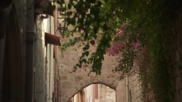 Narrow cobbled Street, Rhodes Old Town, Rhodes, Dodecanese Islands, Greek Islands, Greece, Europe