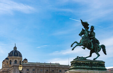 Obraz premium Equestrian statue of Archduke Charles (Erzherzog Karl) with Naturhistorisches Museum on the background. Located in Heldenplatz square, Vienna, Austria.