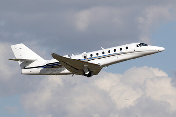 Citation Sovereign Private Jet - Taking off from Atlanta Peachtree DeKalb Airport