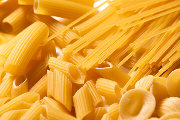 Sfondo con vari tipi di pasta italiana 