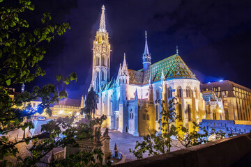 Fototapeta na wymiar Amazing Matthias Church in BUDAPEST - night view!