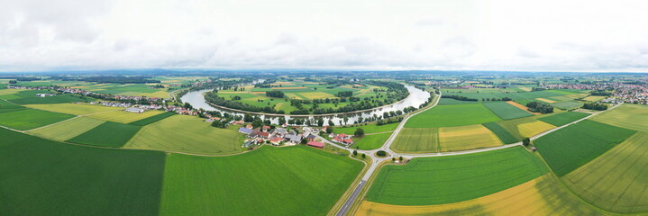 Luftbild der Flussschleife bei Osterhofen mit Blick auf die Donau bei Mühlham. Osterhofen, Deggendorf, Niederbayern, Bayern, Deutschland.