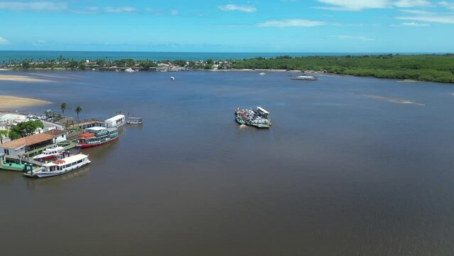 Porto Seguro Paisagem Mar Oceano Atl&acirc;ntico Barcos Balsa Corais Natureza Tur&iacute;stica Costeira Bahia Praias Tropicais Taperapuan Passeio Bares Passarela do &Aacute;lcool Carnaval Ver&atilde;o F&eacute;rias Viajar Viagem
