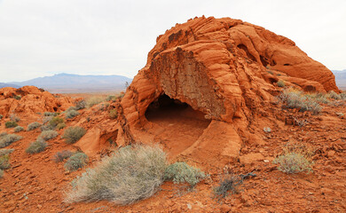 The cave - Valley of Fire State Park, Nevada