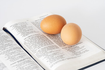 부활절계란, 부활절달걀, 부활절, 사순절, 성금요일, 부활주일, 달걀, 가시면류관, 이스터에그, 예수그리스도, easter egg