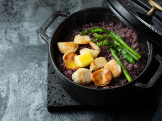 Scallops, butter, stone pot rice with asparagus