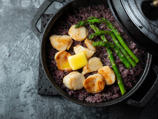 Scallops, butter, stone pot rice with asparagus