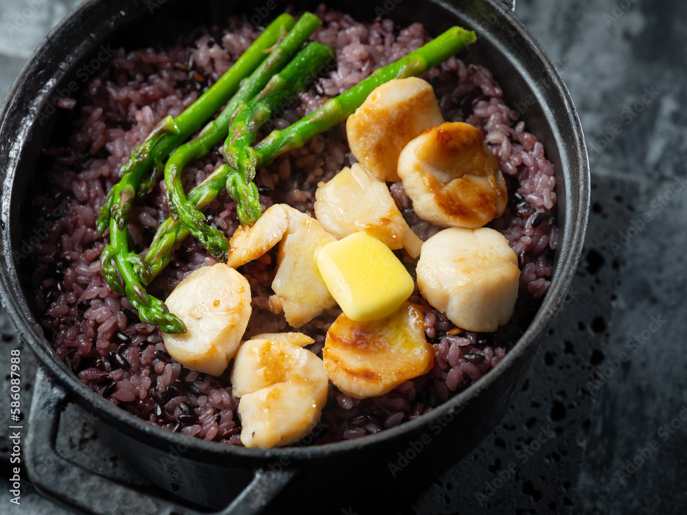 Sticker scallops, butter, stone pot rice with asparagus