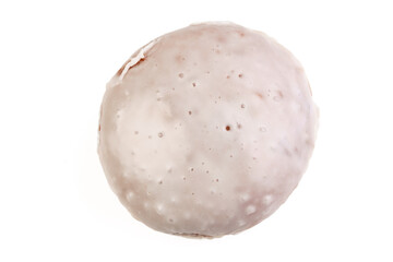 Tradycyjny pączek na białym tle. Leży płasko widok z góry.