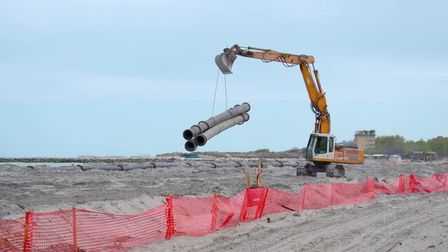 Transport of beach dredging and nourishment pipes