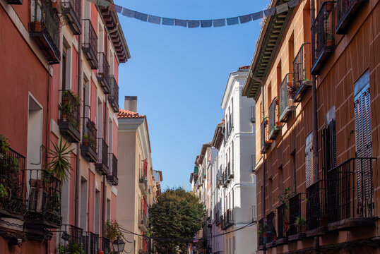balconet-imagens-procure-1-422-fotos-vetores-e-v-deos-adobe-stock