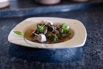 Suppe mit Fleisch