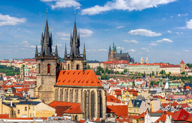 Obraz premium Church of Our Lady before Tyn with Prague Castle at background, Czech Republic