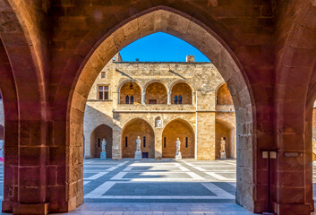 Obraz premium Palace of Grand Master of Knights courtyard in Rhodes, Greece
