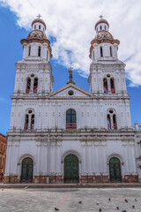 Fototapeta na wymiar Iglesia de Santo Domingo, Cuenca, Ecuador