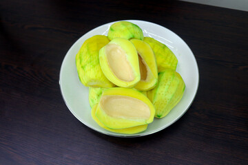 Raw mangoes are ready to make mango murabba