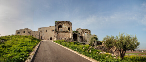 Fototapeta na wymiar The ruins of the citadel in the Migdal Tzedek National Park, near the city of Rosh HaAyin in Israel.