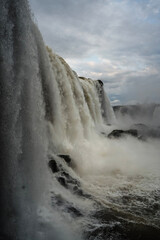 Cataratas do Iguaçu cachoeira quedas rio água corrente natureza beleza natural maravilha do mundo Foz do Iguaçu Paraná Brasil 