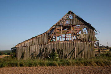Alte Bretter an einer alten Scheune