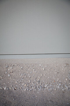Neue Fassade mit Rollputz in Grau
