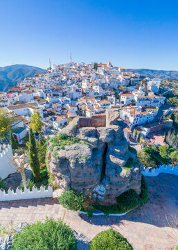 Comares