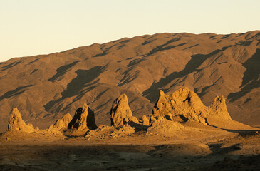 Fototapeta na wymiar Desert Mountains - Trona Pinnacles