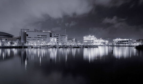 Fototapeta Black and White Night Time Photo on Belfast Waterfront, Northern Ireland