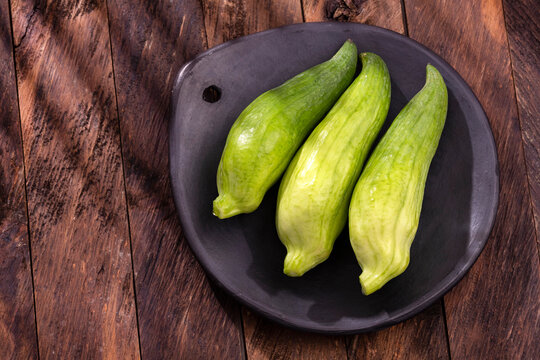 Cyclanthera pedata - Caigua edible organic vegetable