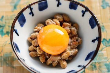 器に入った卵納豆