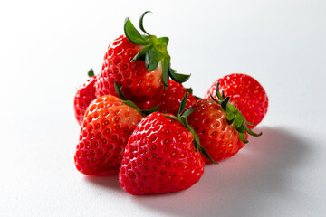 白い背景のいちご strawberry