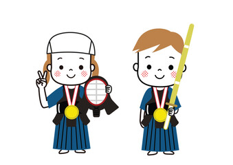 金メダルをもらって大喜びしている子どもたち　剣道