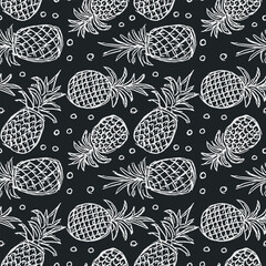 Seamless pineapple pattern. Doodle vector with ananas. Vintage pineapple pattern