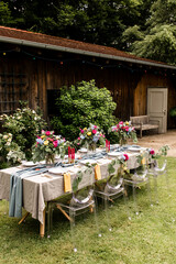 Vintage Hochzeitsdekoration im eigenen Garten