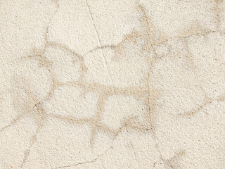 Cracked concrete wall, longitudinal, low standard construction