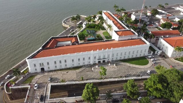 Centro Hist&oacute;rico S&atilde;o Lu&iacute;s Maranh&atilde;o Patrim&ocirc;nio UNESCO Colonial Azulejos Fachadas Taipa Telhados Venezianas Abandonado Pal&aacute;cio Le&otilde;es Sede Governo Estado Pal&aacute;cio La Ravardi&egrave;re Prefeitura Drone A&eacute;rea