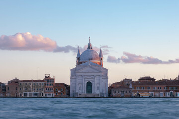 Obraz premium Venice cathedral and canal at sunset - slow shutter speed 