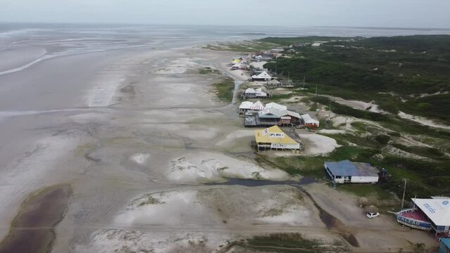 Salin&oacute;polis Atalaia Salinas Par&aacute; Praia Cidade Litoral Amazonia Ruas Estrada F&eacute;rias Feriado Viajar Viagem Paraense Salinopolis Para Paisagem Litoranea A&eacute;rea Drone &Ocirc;nibus Carro